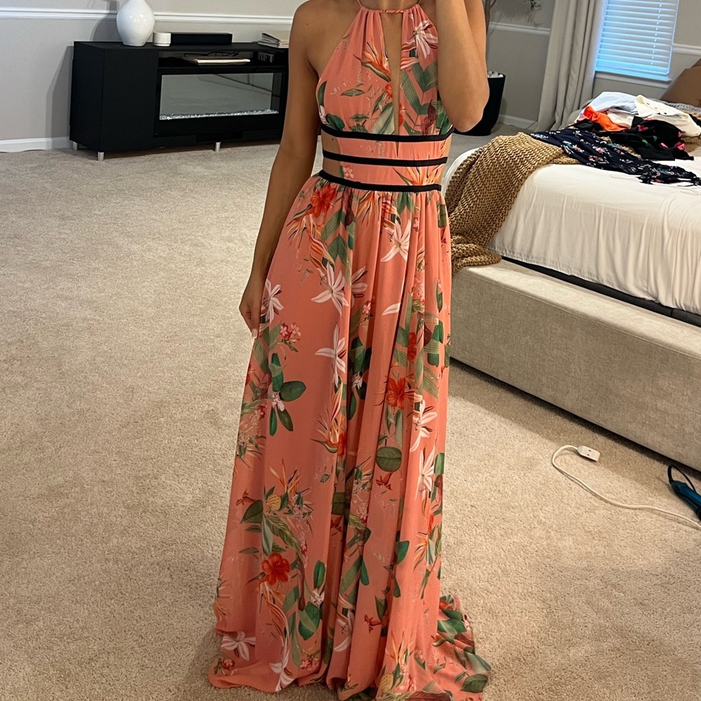 Gorgeous Express Summer Dress. Size Xsmall. Size cutouts.